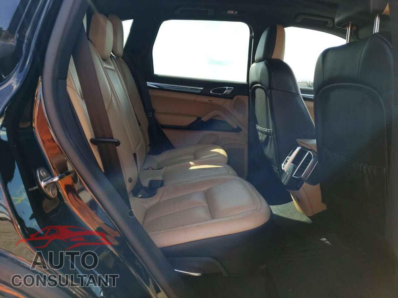 PORSCHE CAYENNE 2017 - WP1AA2A21HKA87337