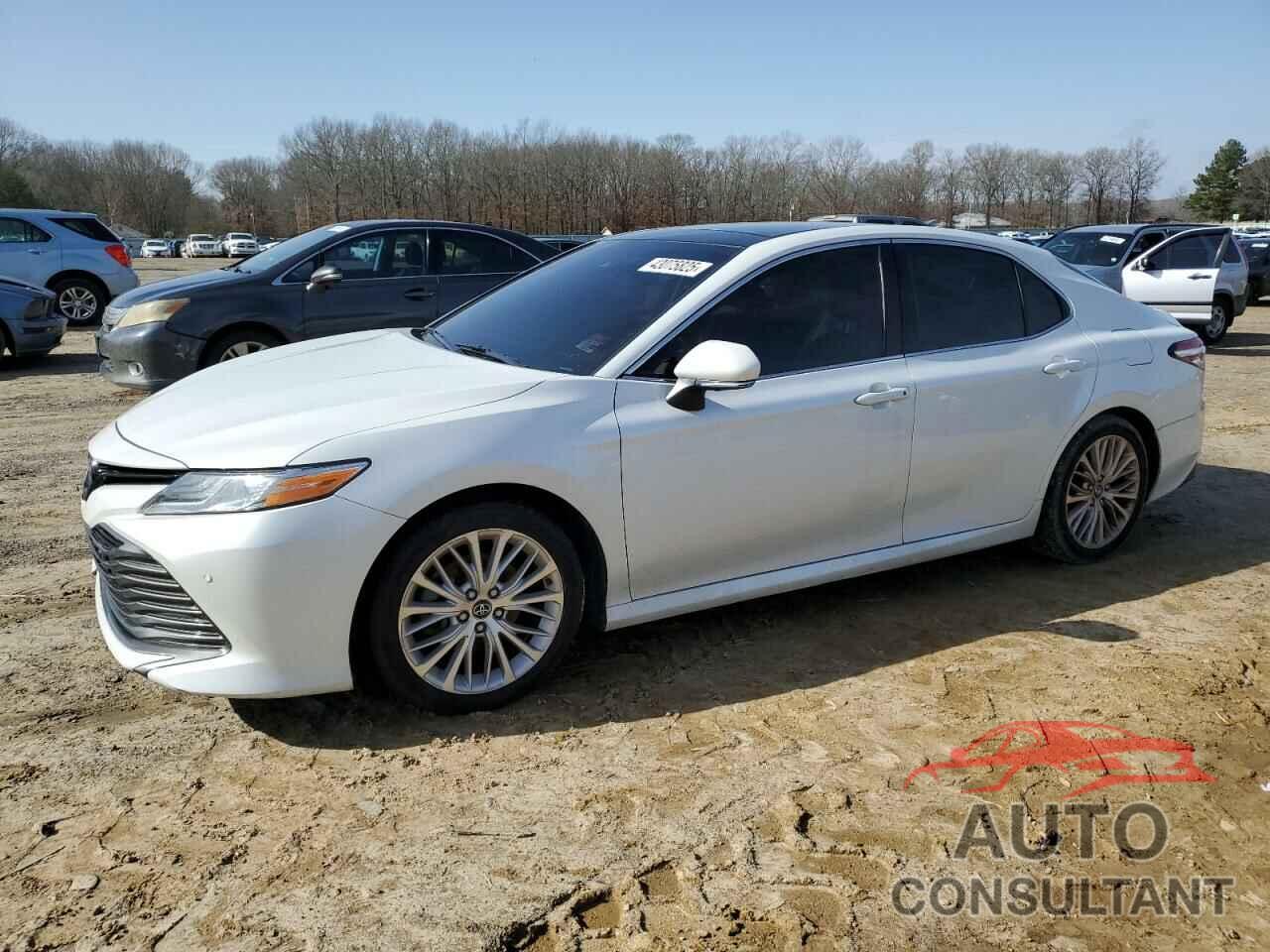 TOYOTA CAMRY 2018 - 4T1B11HKXJU036351