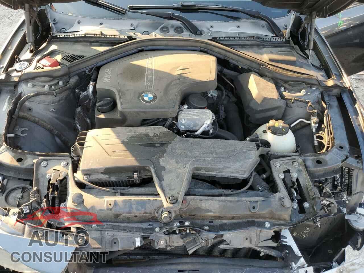 BMW 3 SERIES 2016 - WBA8E1G52GNU11390