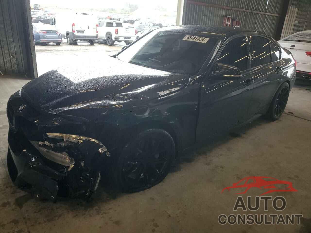 BMW 3 SERIES 2018 - WBA8B3C54JK843188