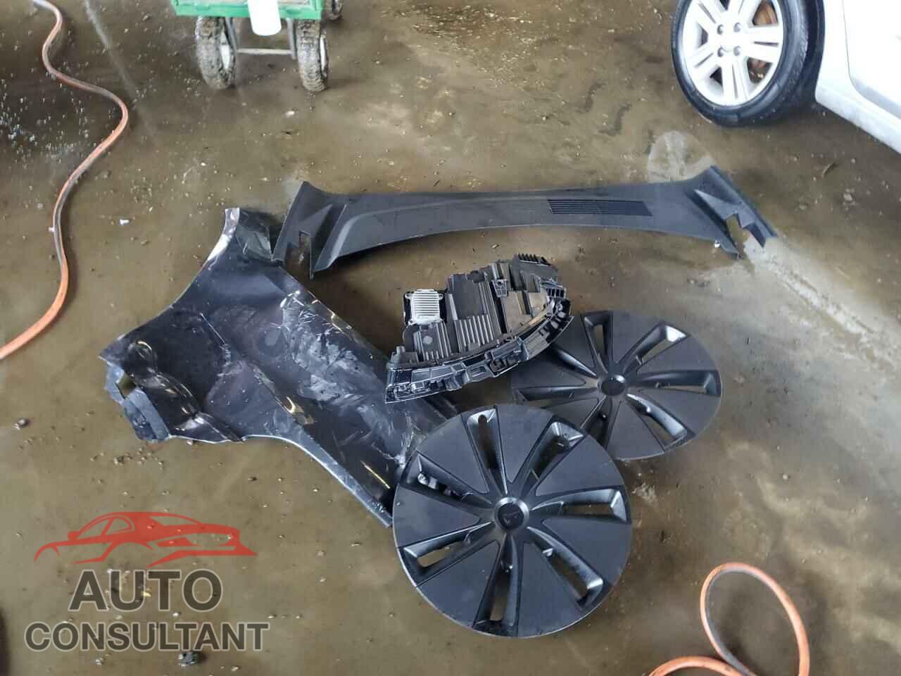TESLA MODEL 3 2024 - 5YJ3E1EA8RF842203