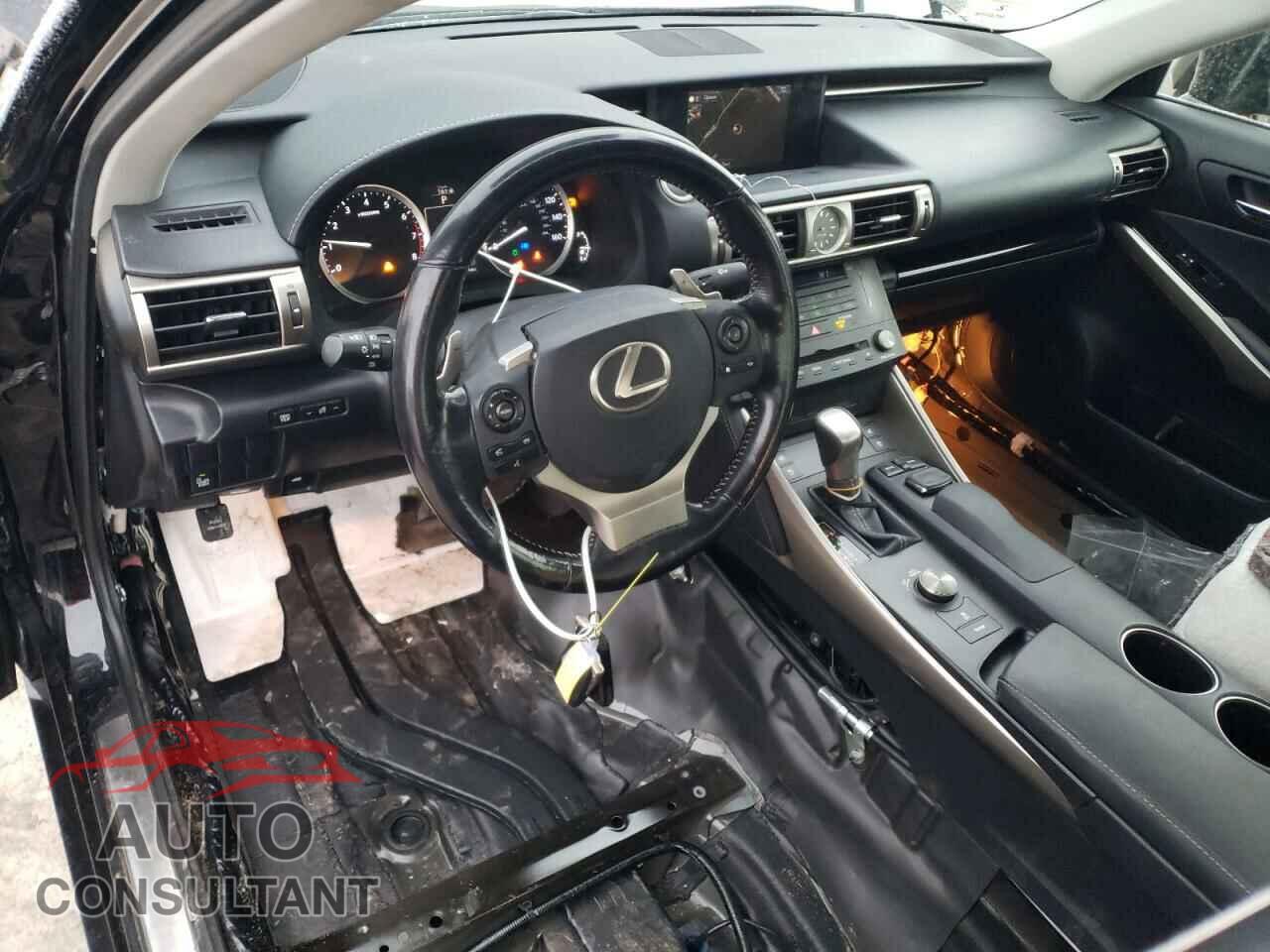 LEXUS IS 2015 - JTHCF1D22F5028213