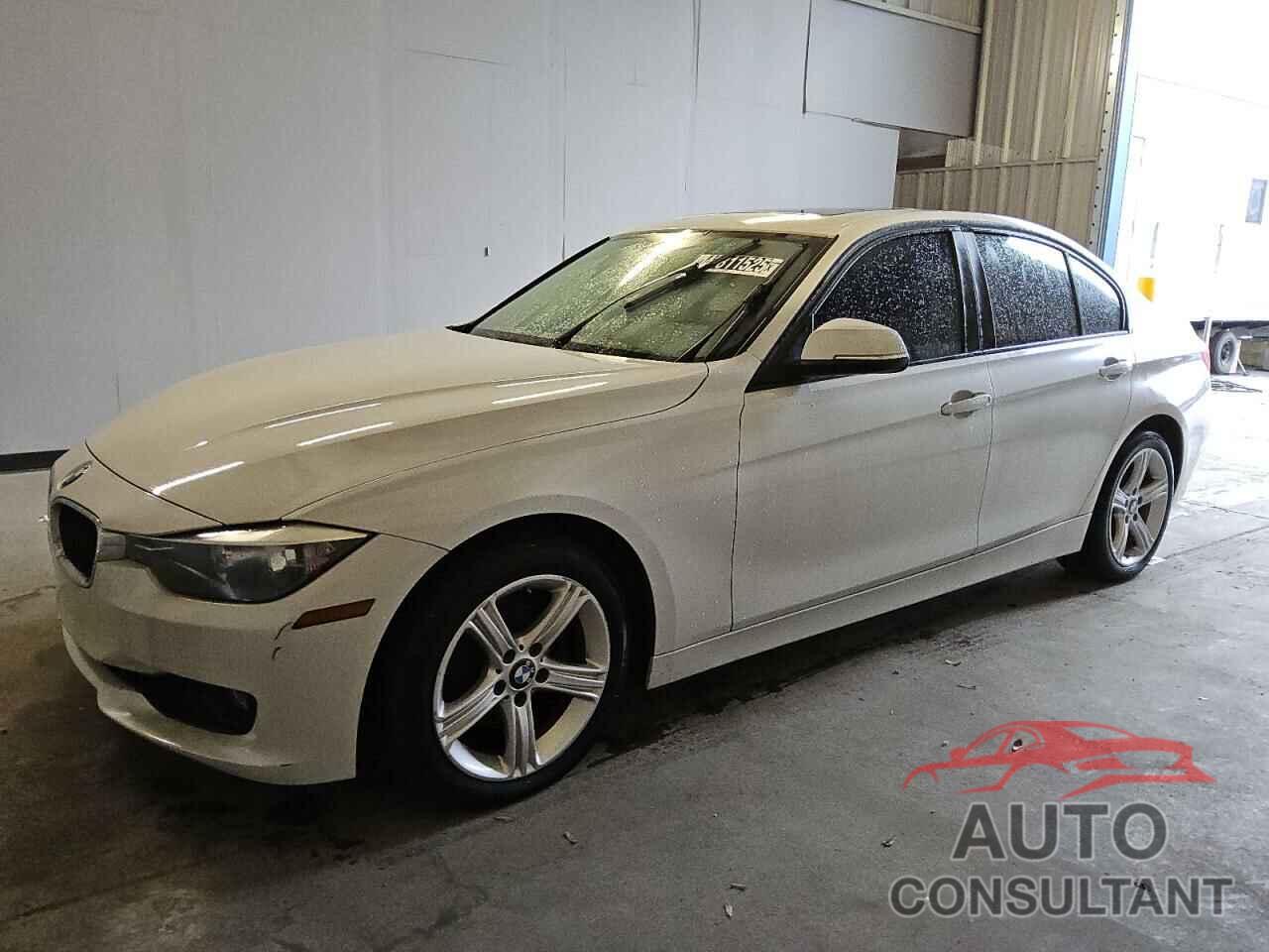 BMW 3 SERIES 2013 - WBA3C1G56DNR49361