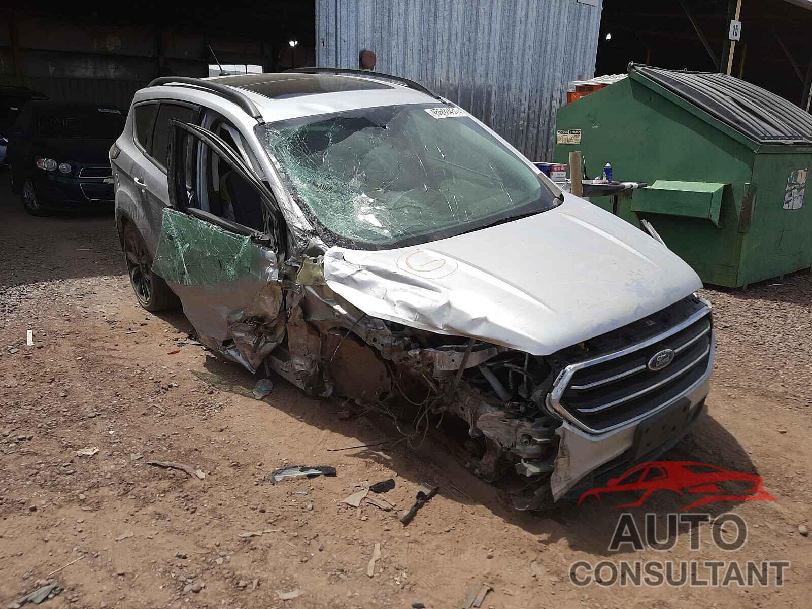 FORD ESCAPE 2017 - 1FMCU0J93HUC14057