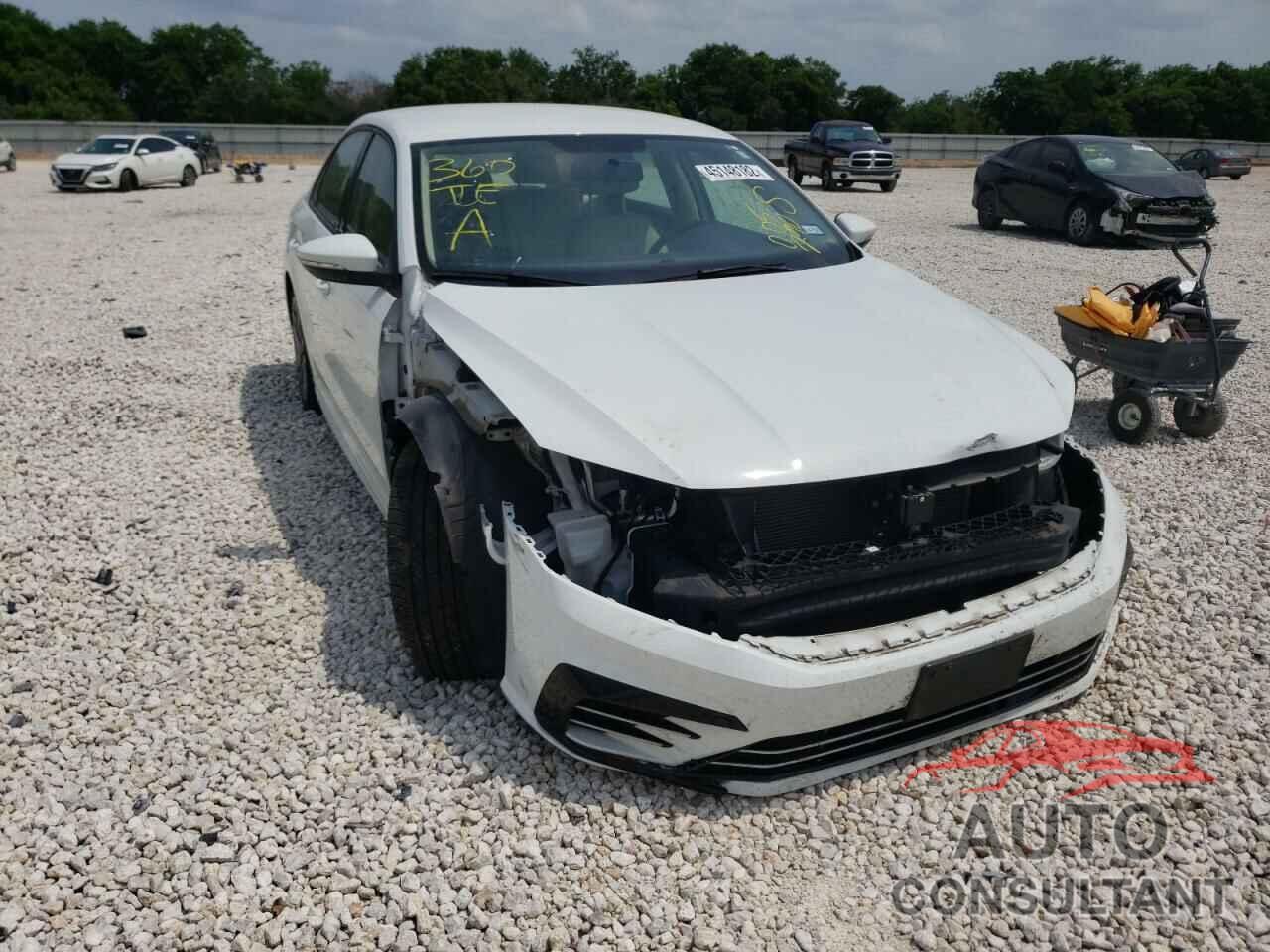 VOLKSWAGEN PASSAT 2018 - 1VWAA7A33JC005290
