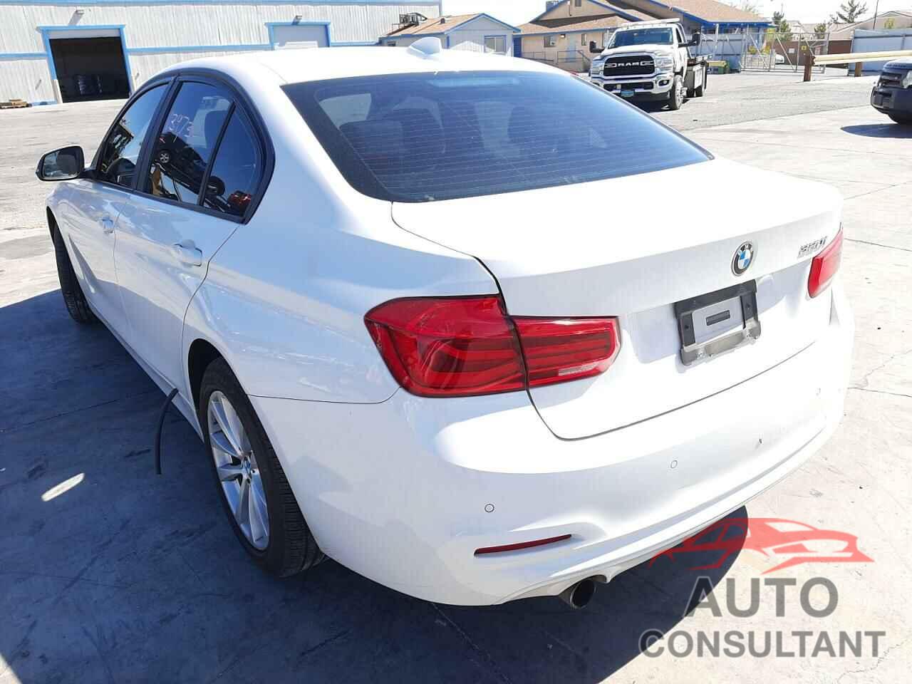 BMW 3 SERIES 2017 - WBA8E1G36HNU17502
