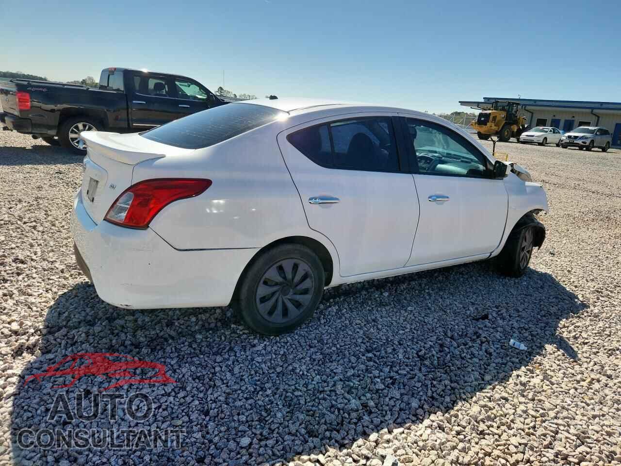 NISSAN VERSA 2019 - 3N1CN7AP3KL832573