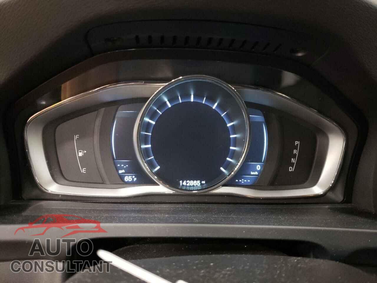 VOLVO V60 2015 - YV140MEM5F1247533