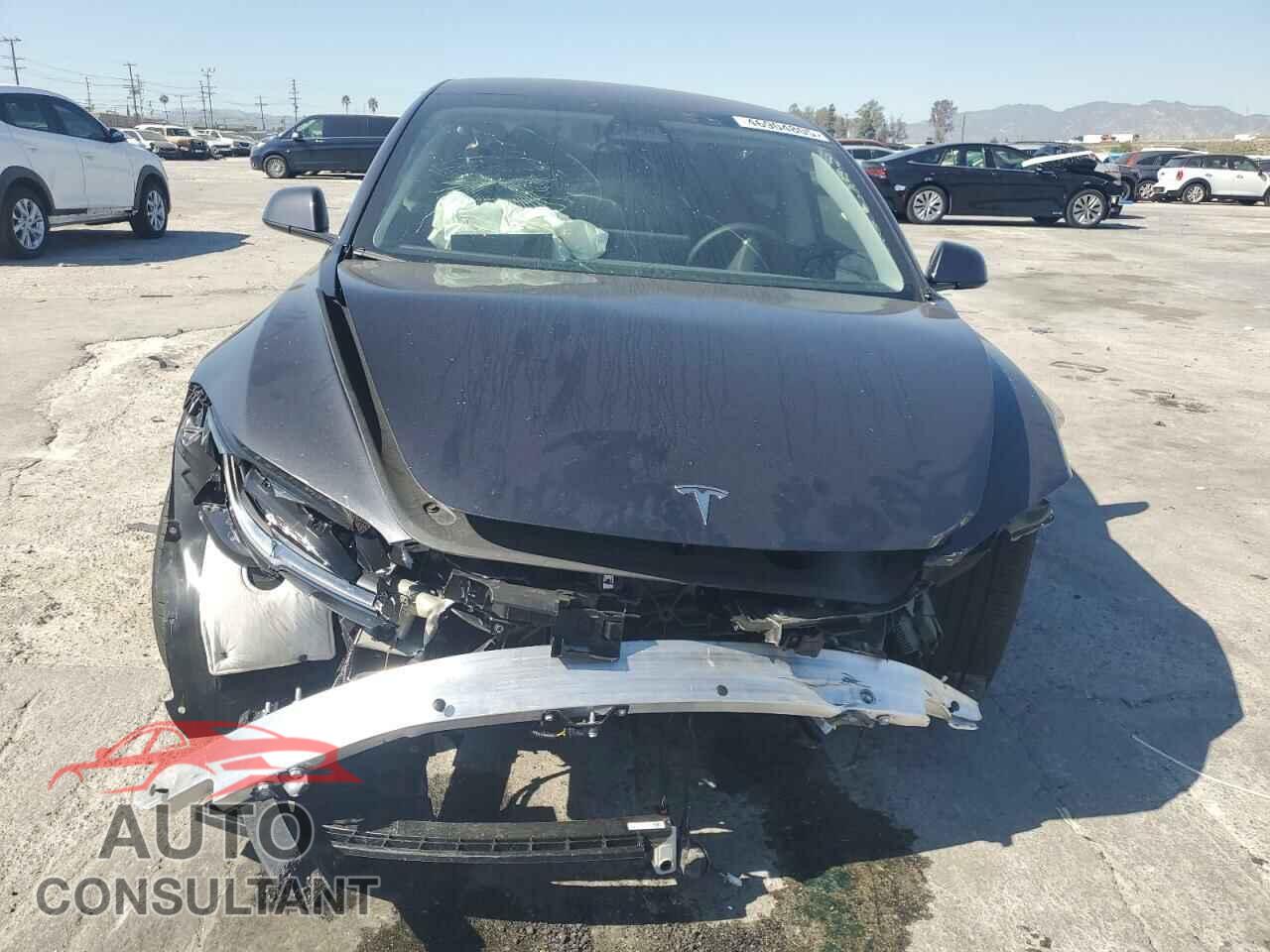 TESLA MODEL 3 2024 - 5YJ3E1EA3RF827849