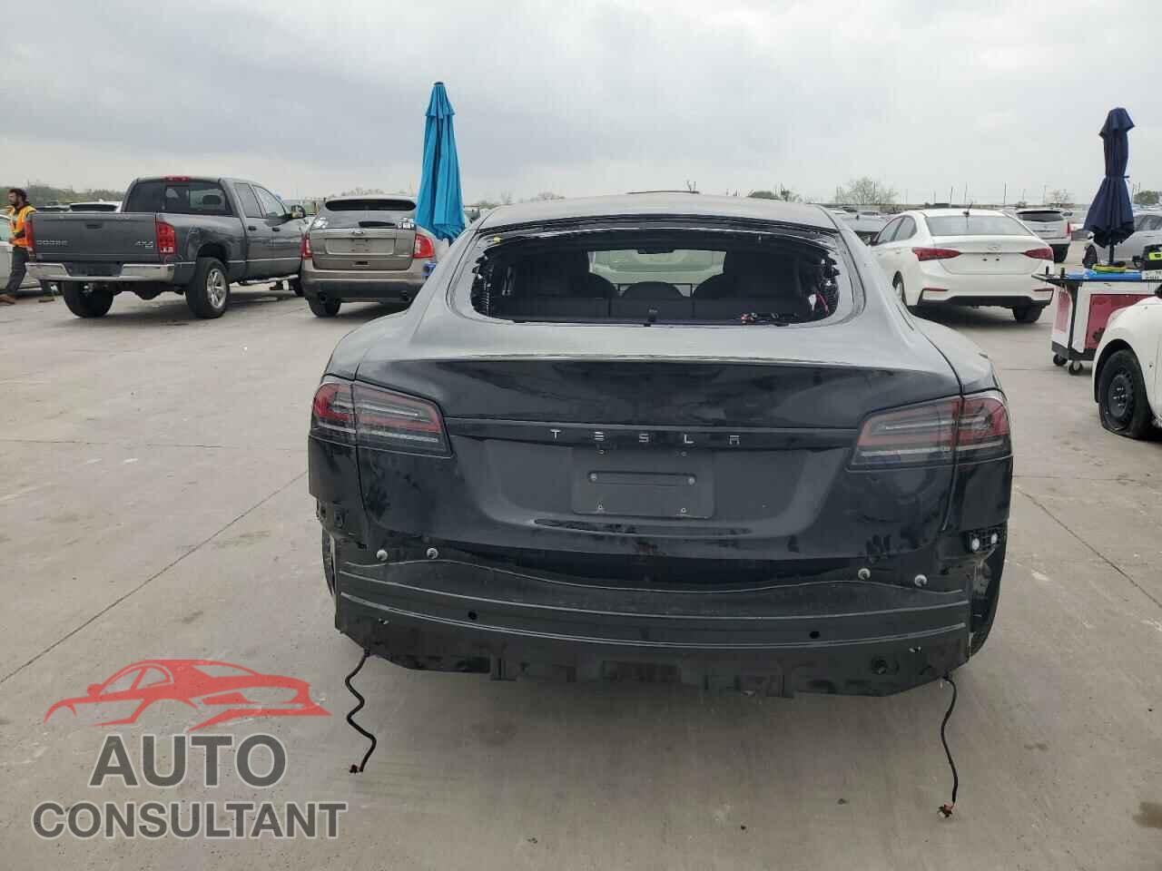 TESLA MODEL S 2023 - 5YJSA1E50PF527063