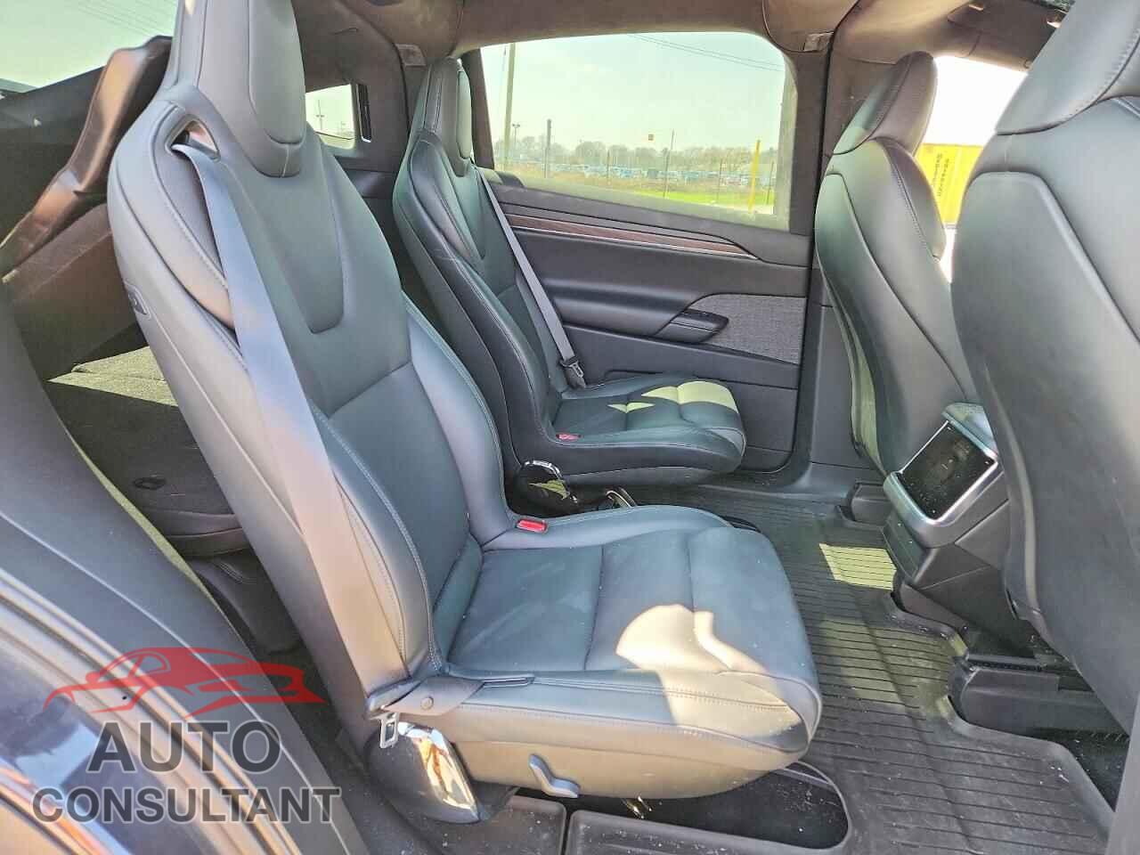TESLA MODEL X 2024 - 7SAXCBE5XRF434384