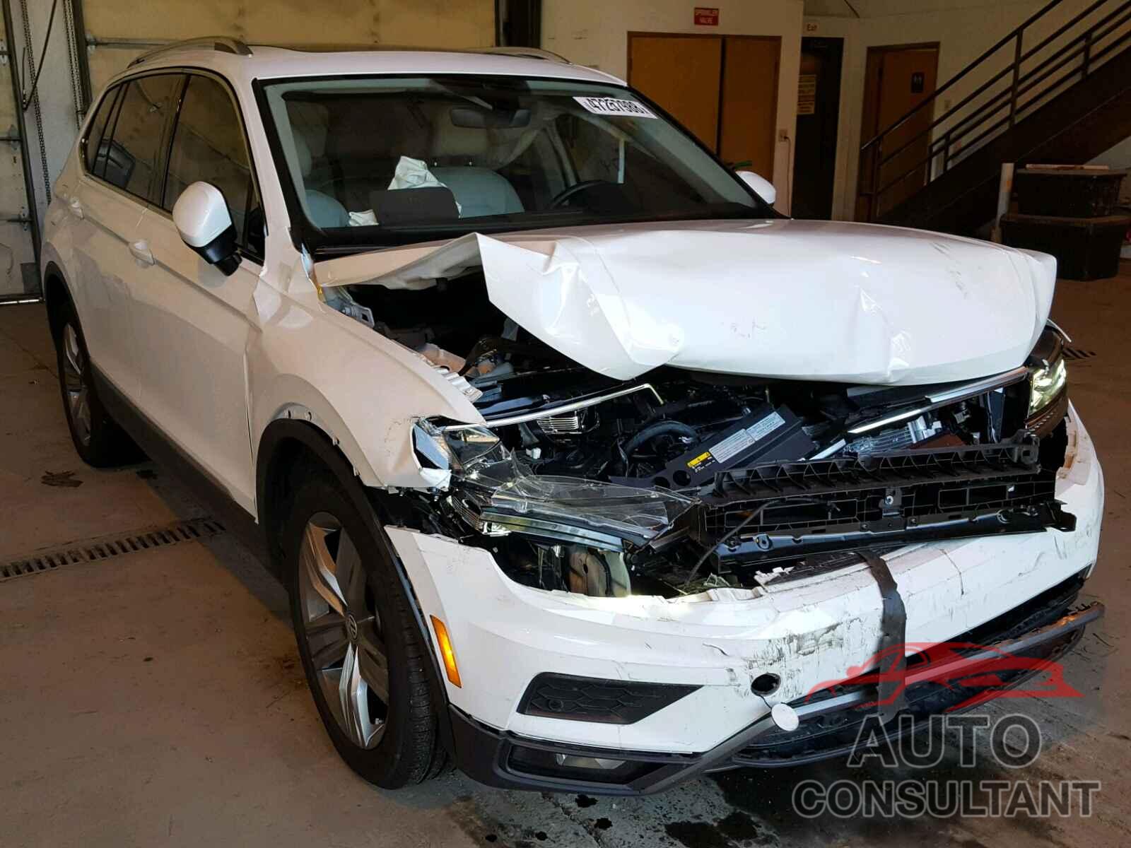 VOLKSWAGEN TIGUAN SEL PREMIUM 2018 - 3VV4B7AX4JM029372