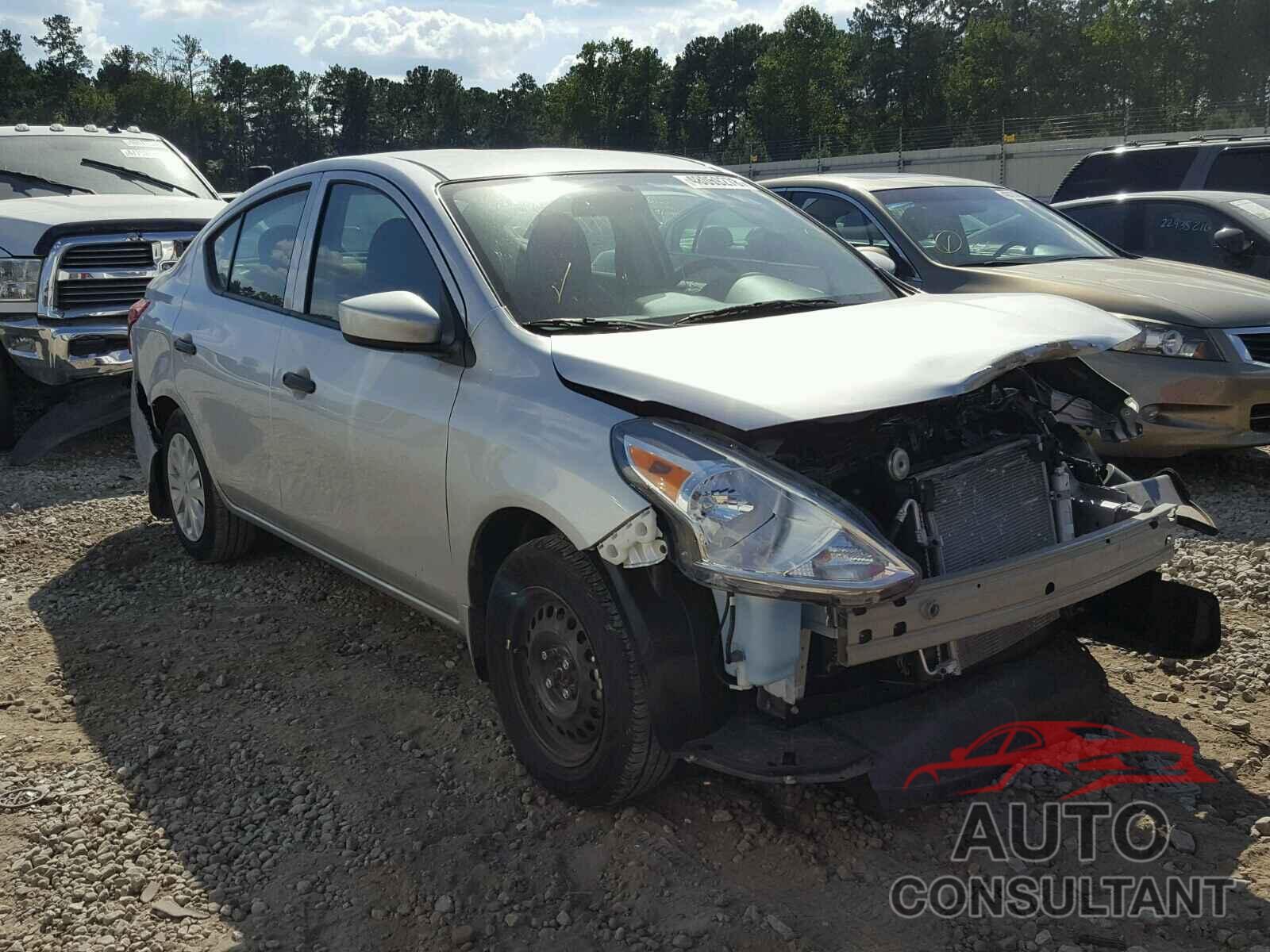NISSAN VERSA 2017 - 3N1CN7AP8HL852701