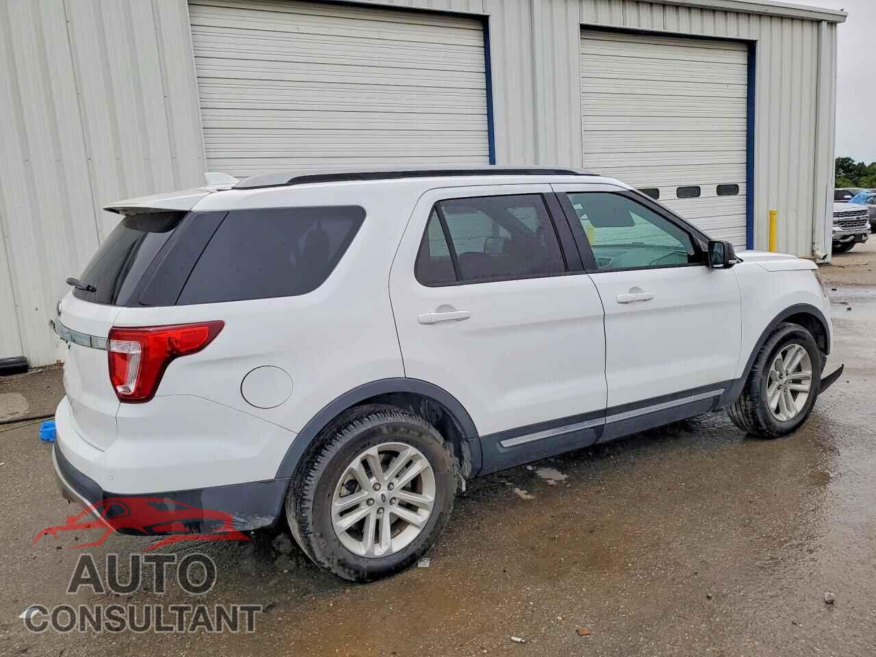 FORD EXPLORER 2017 - 1FM5K7D8XHGD38691