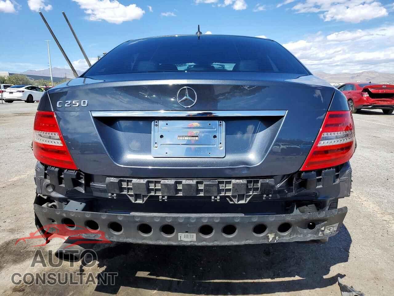 MERCEDES-BENZ C-CLASS 2013 - WDDGF4HB6DA872411
