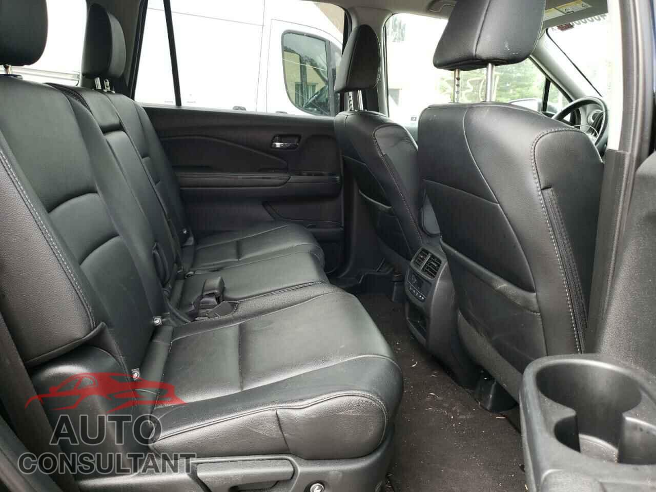 HONDA PILOT 2017 - 5FNYF6H55HB074886