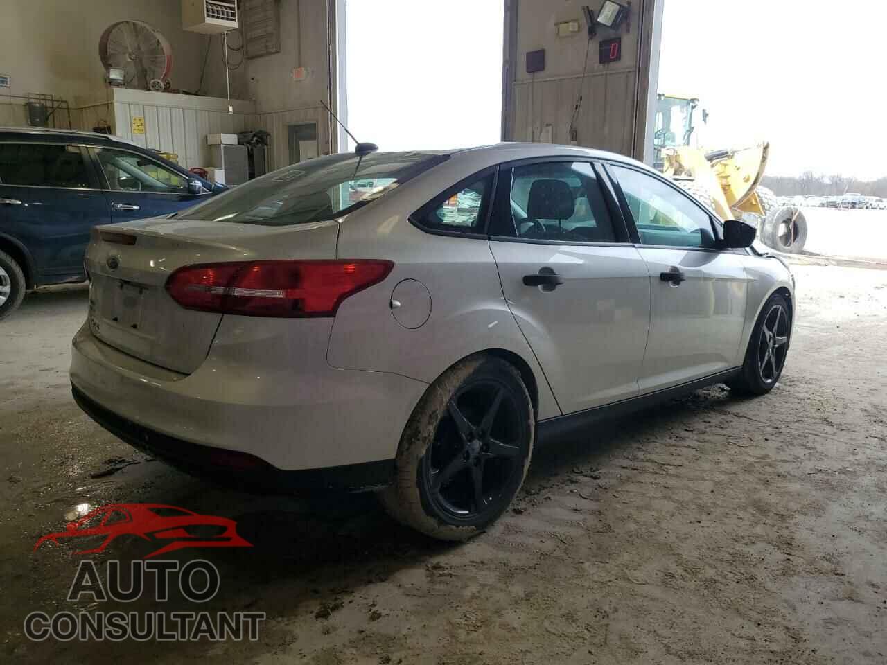FORD FOCUS 2017 - 1FADP3E22HL299581