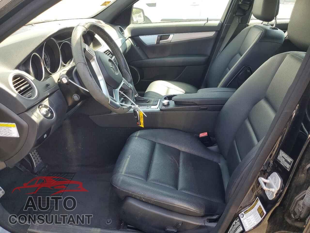MERCEDES-BENZ C-CLASS 2013 - WDDGF4HB7DA871610