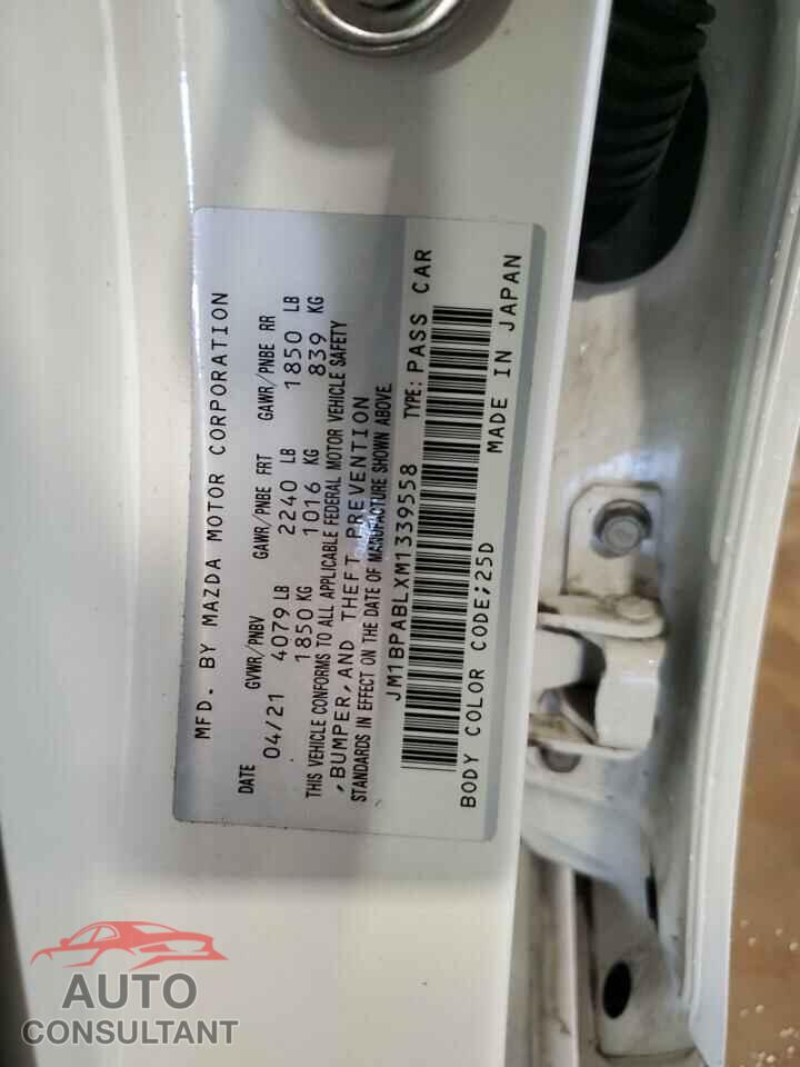 MAZDA 3 2021 - JM1BPABLXM1339558