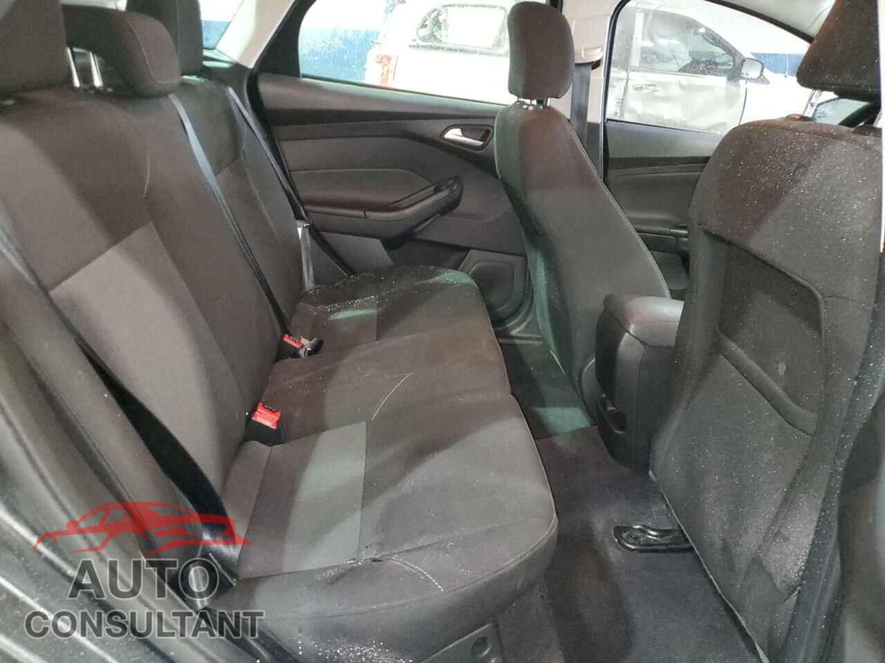 FORD FOCUS 2017 - 1FADP3K24HL339745