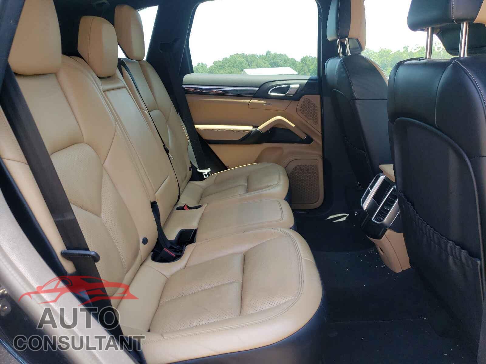 PORSCHE CAYENNE 2017 - WP1AA2A26HKA91089