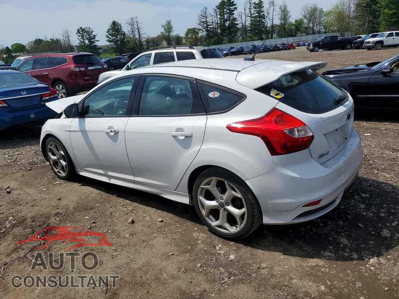 FORD FOCUS 2013 - 1FADP3L96DL185917
