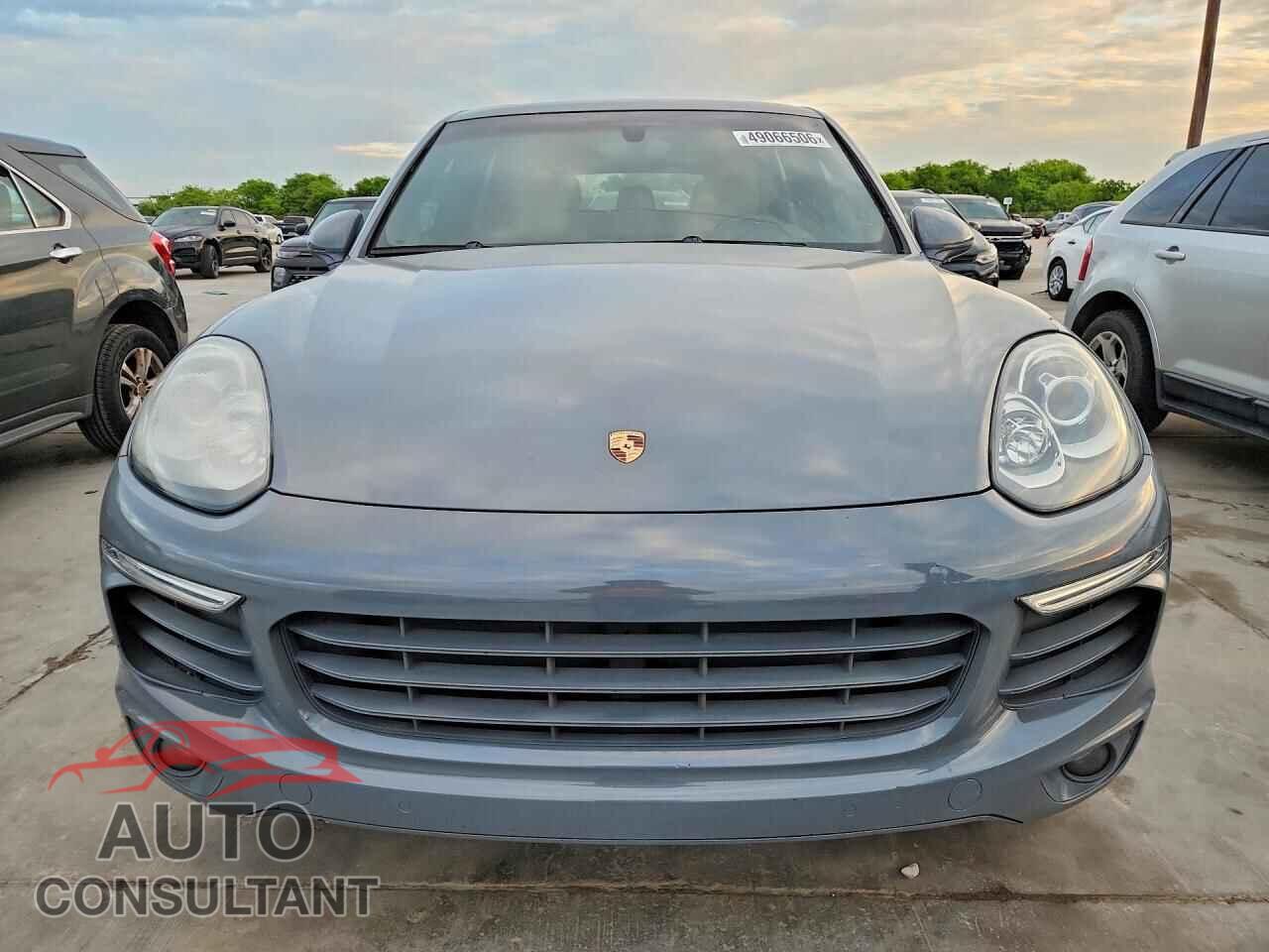PORSCHE CAYENNE 2017 - WP1AA2A22HKA89551