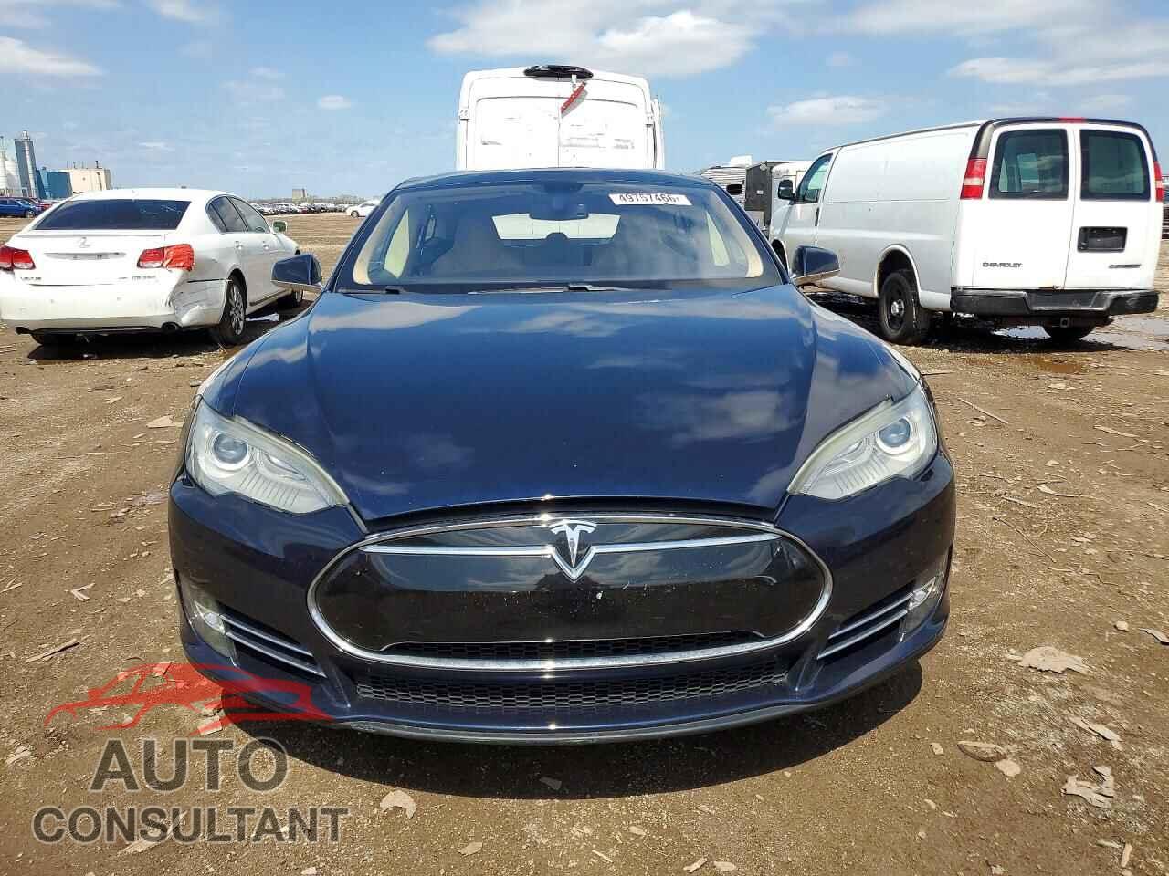 TESLA MODEL S 2013 - 5YJSA1CG9DFP20828