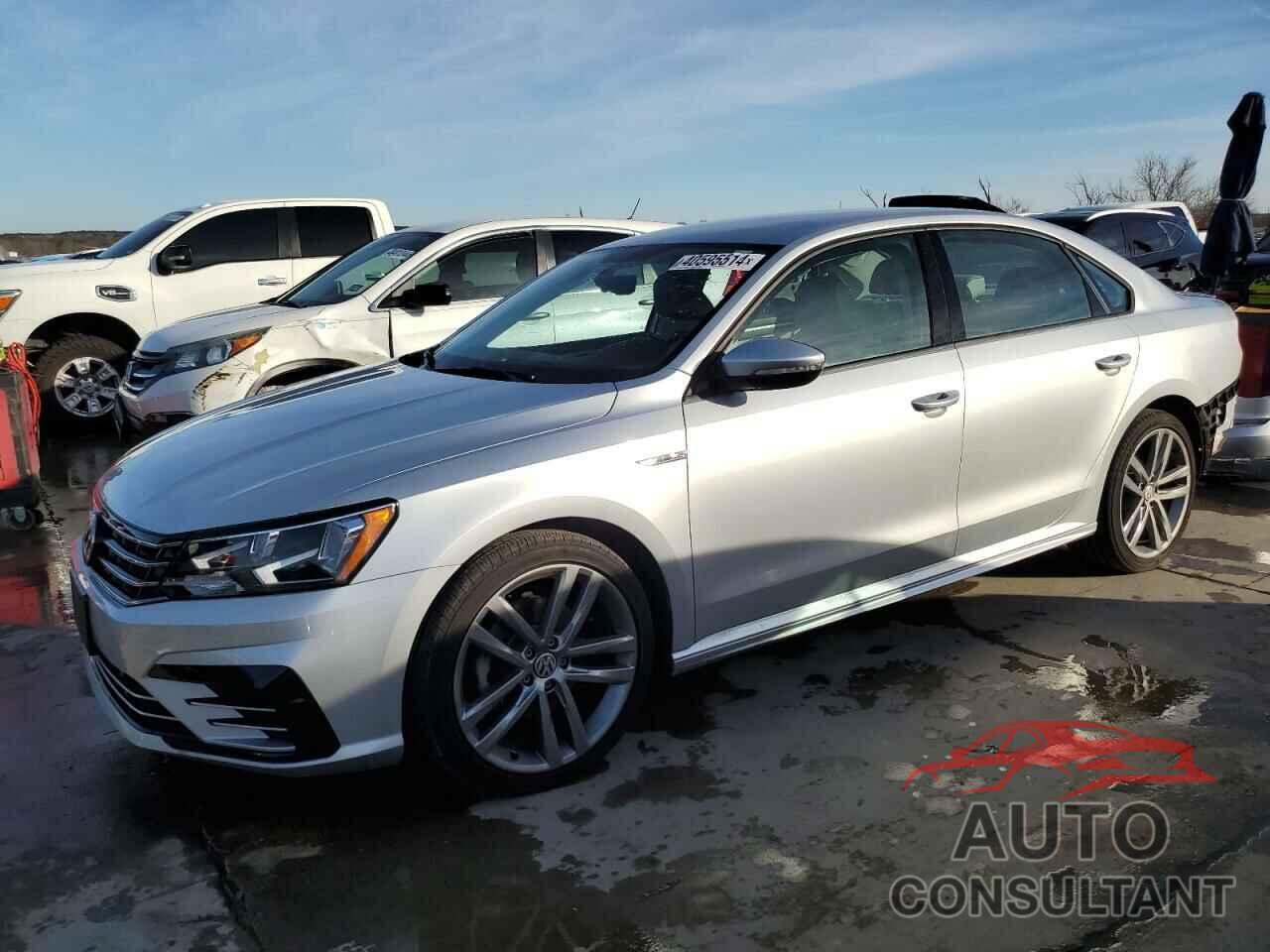 VOLKSWAGEN PASSAT 2018 - 1VWAA7A37JC044058