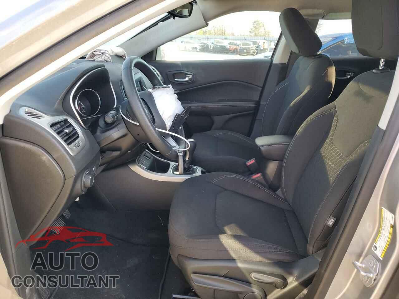 JEEP COMPASS 2019 - 3C4NJCAB6KT819637