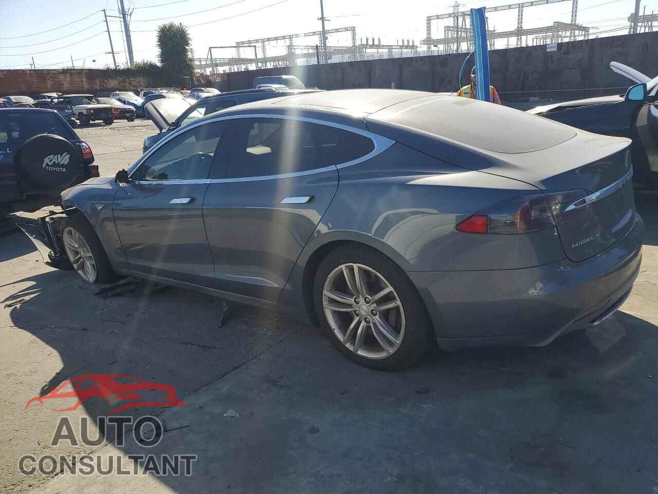 TESLA MODEL S 2013 - 5YJSA1CN9DFP15689