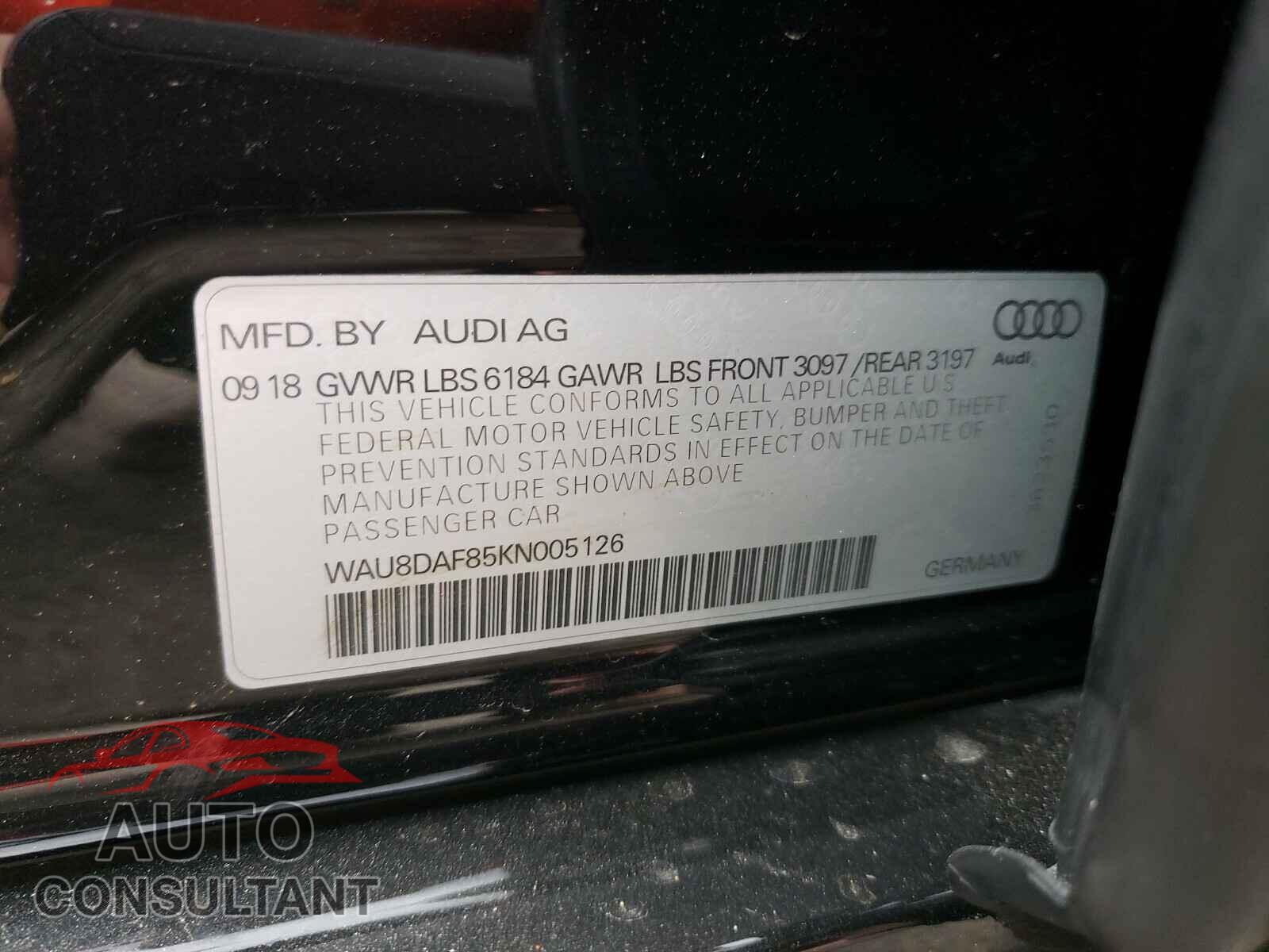 AUDI A8 2019 - WAU8DAF85KN005126
