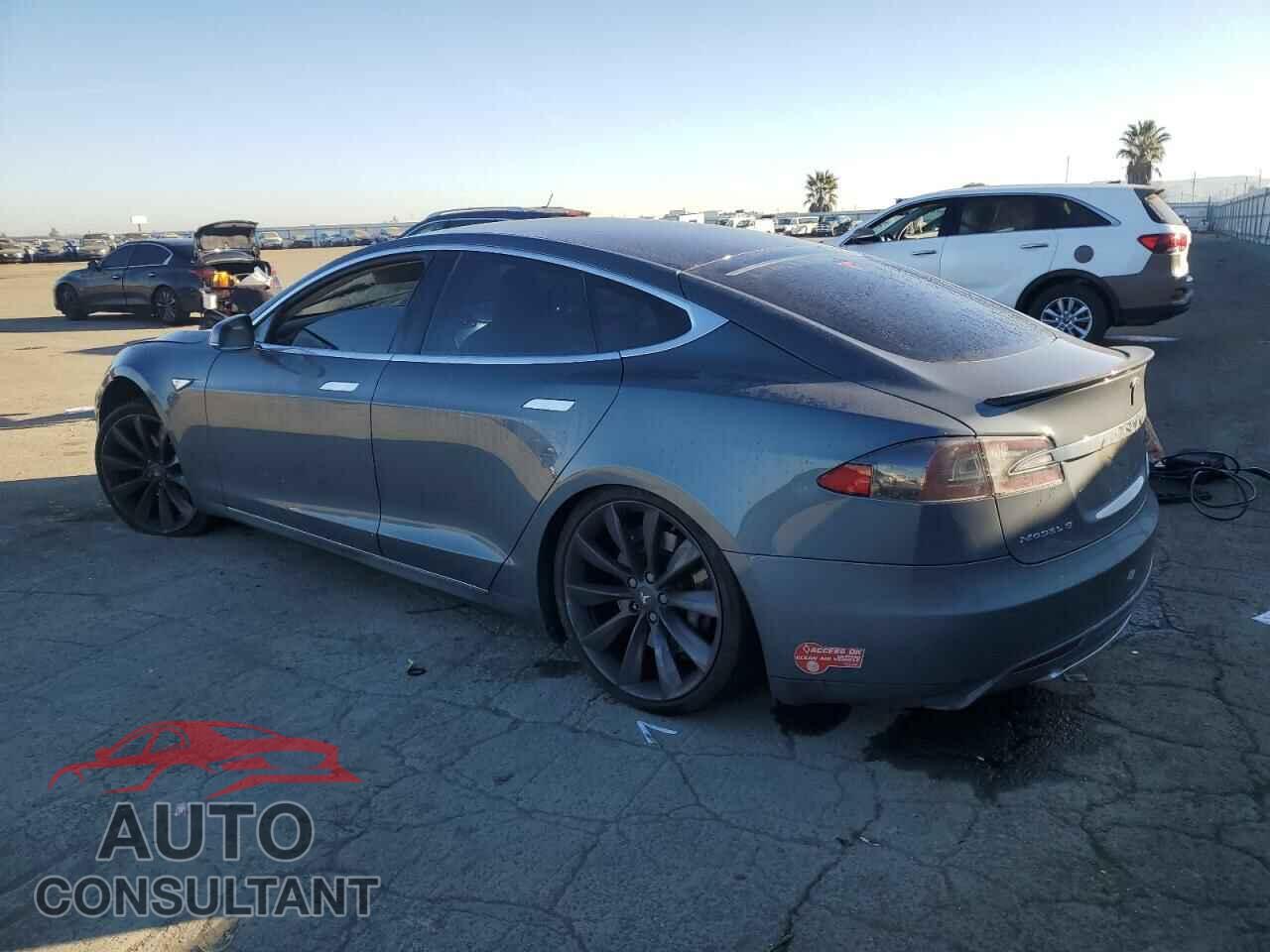 TESLA MODEL S 2013 - 5YJSA1CP5DFP04562