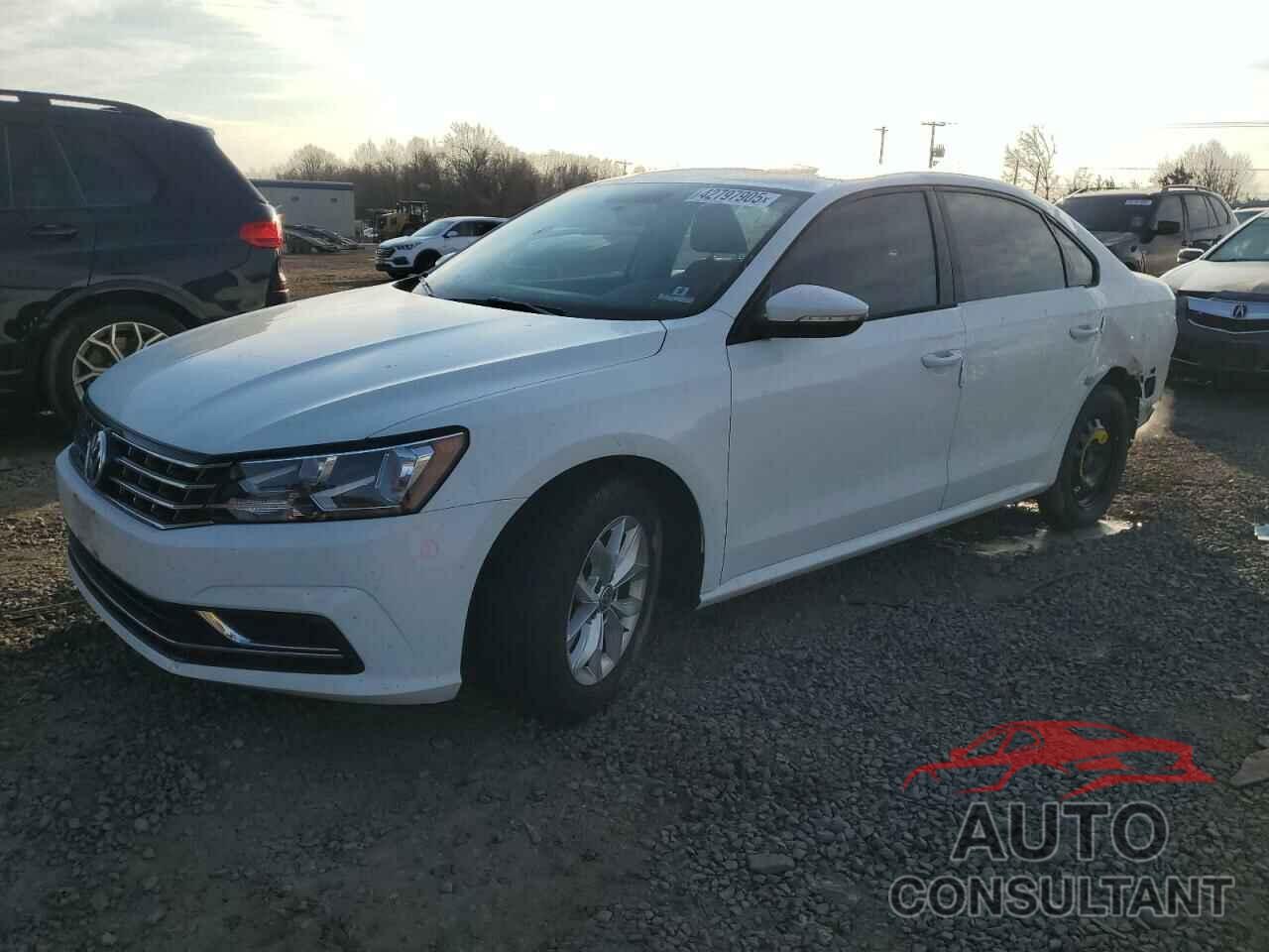 VOLKSWAGEN PASSAT 2018 - 1VWAA7A33JC033851