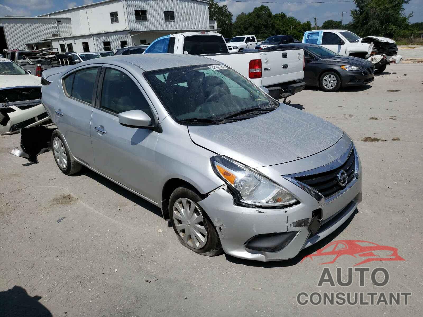 NISSAN VERSA 2017 - 3N1CN7AP8HL821528