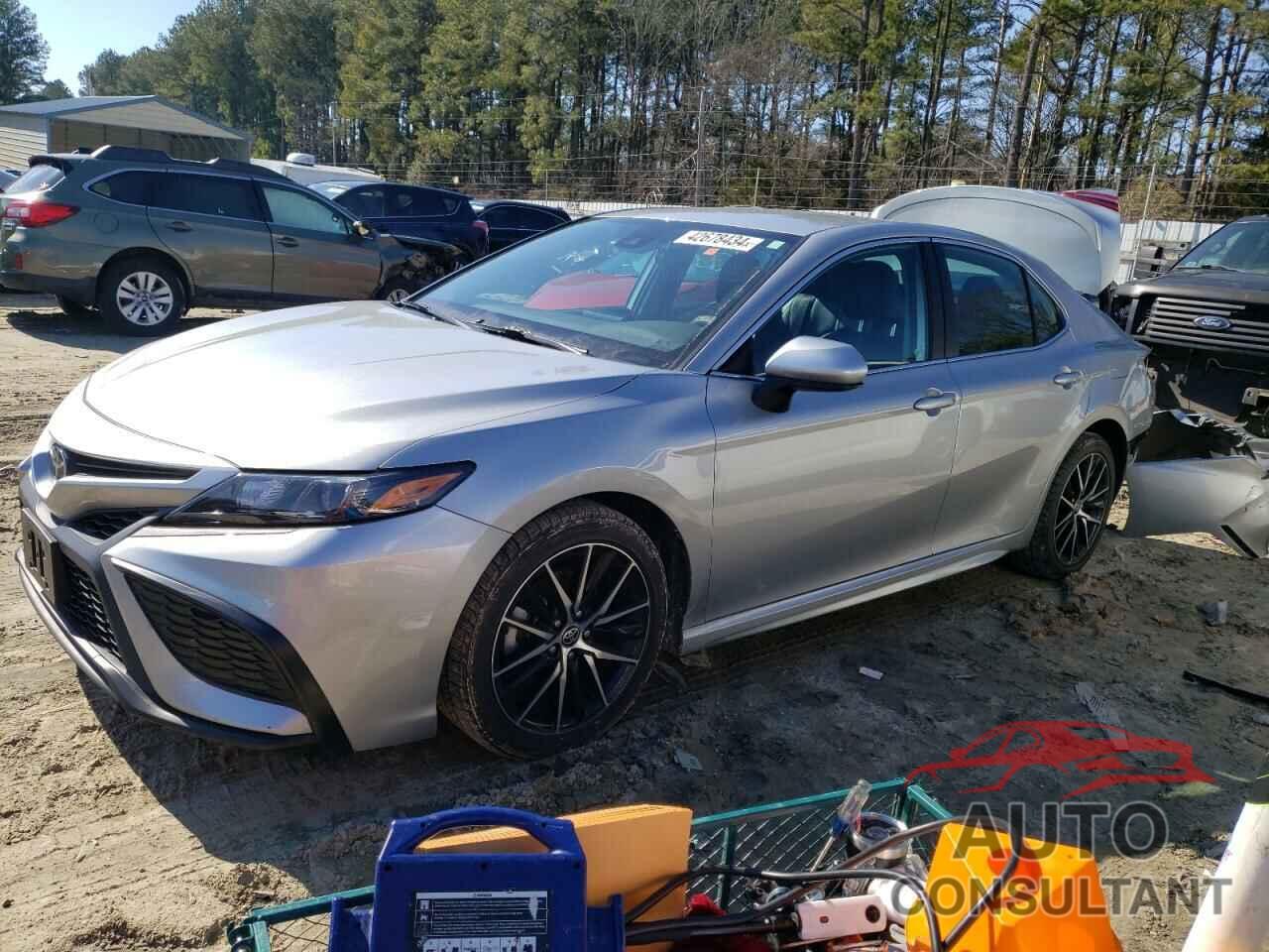 TOYOTA CAMRY 2021 - 4T1G11AK4MU569672