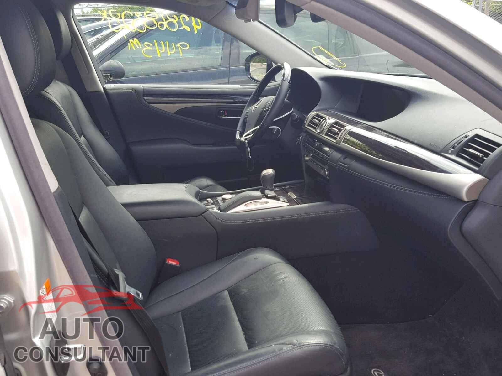 LEXUS LS460 2017 - JTHCL5EF9H5028262