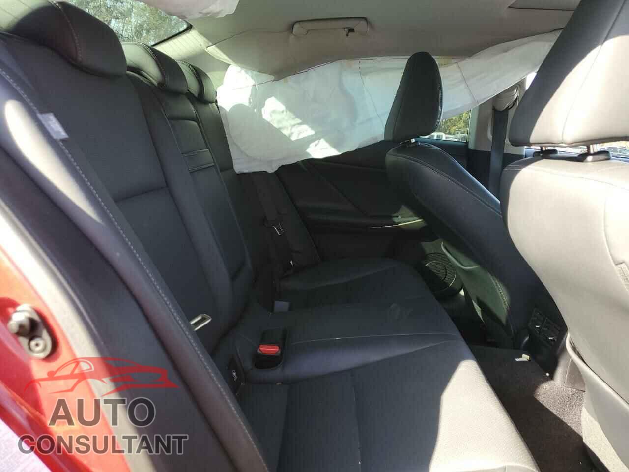LEXUS IS 2014 - JTHCF1D27E5010062