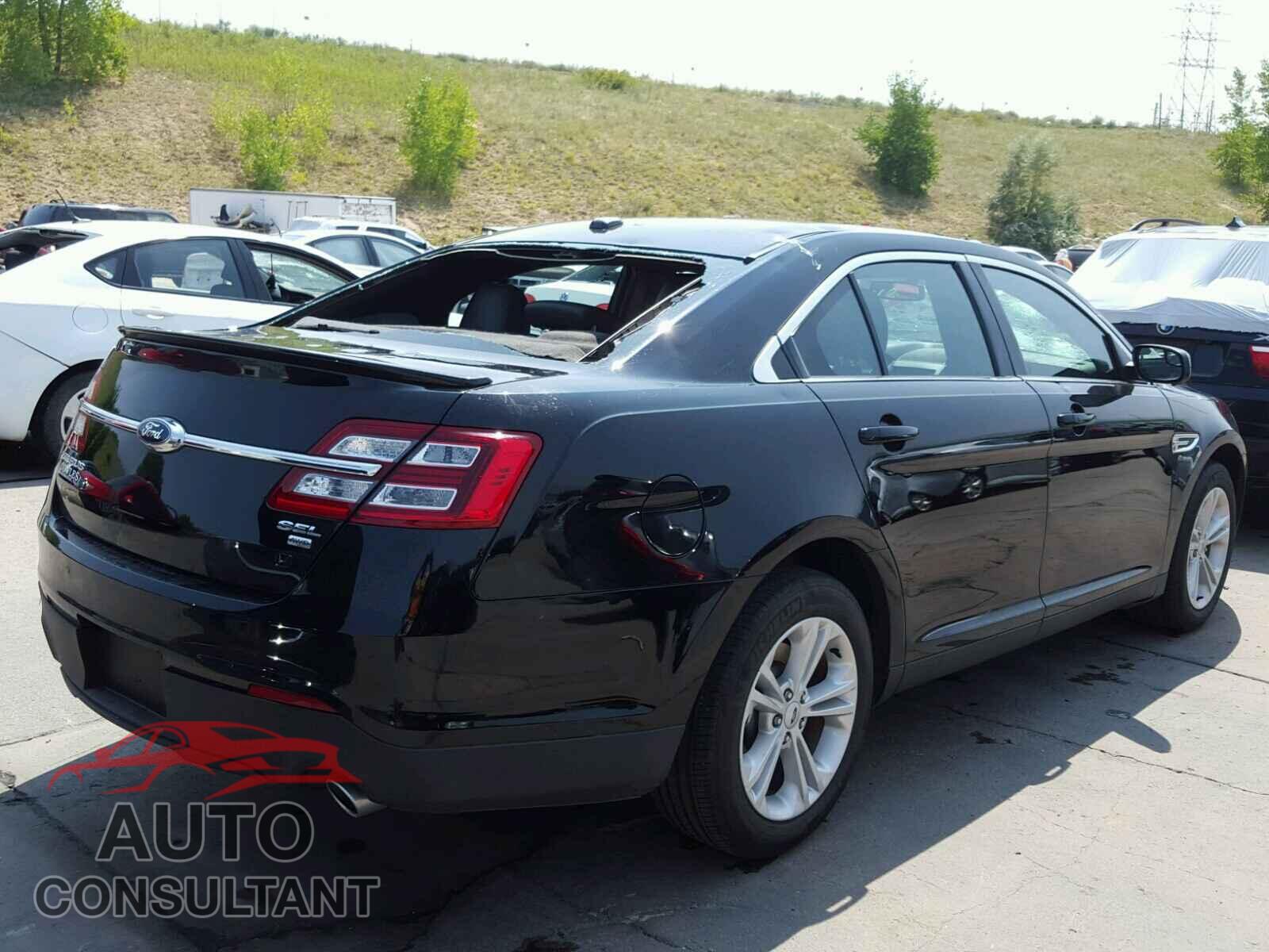 FORD TAURUS 2018 - 1FAHP2H88JG124892