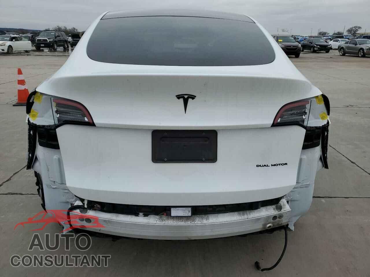 TESLA MODEL Y 2020 - 5YJYGDEE7LF037420
