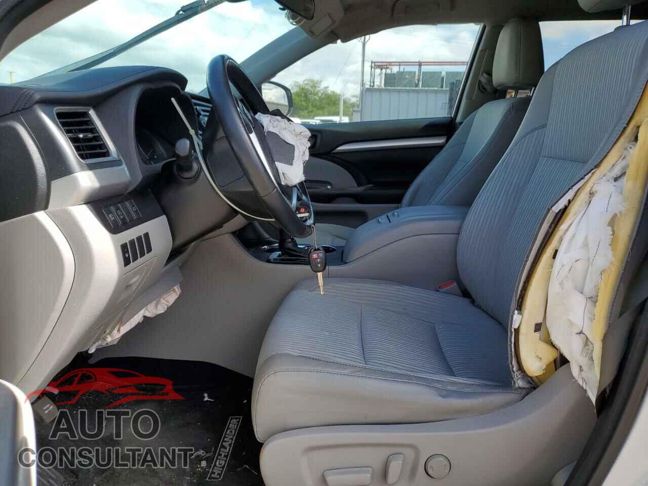 TOYOTA HIGHLANDER 2018 - 5TDZZRFH4JS256624