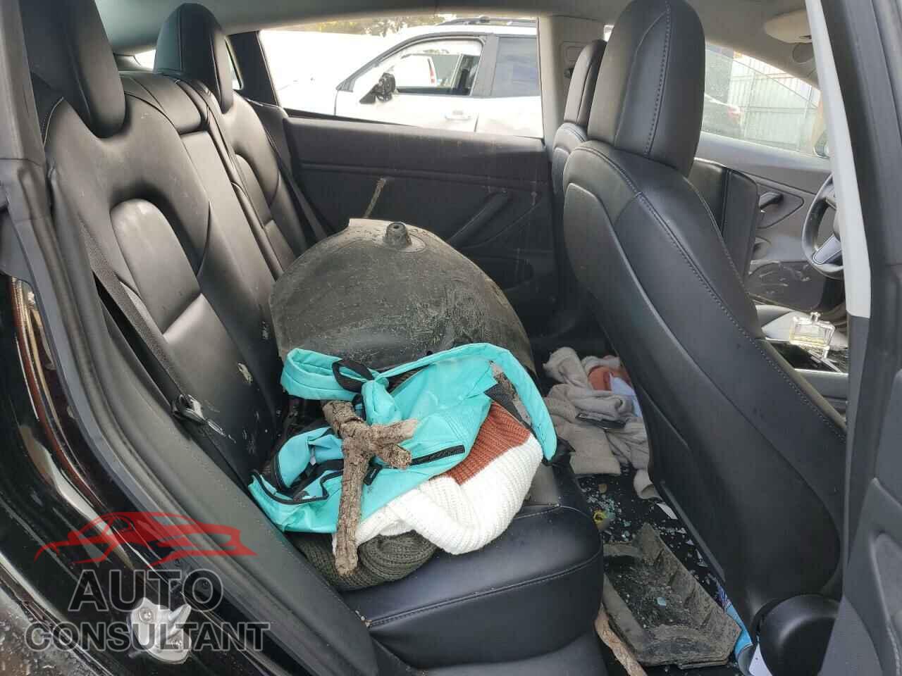 TESLA MODEL 3 2018 - 5YJ3E1EA8JF156599