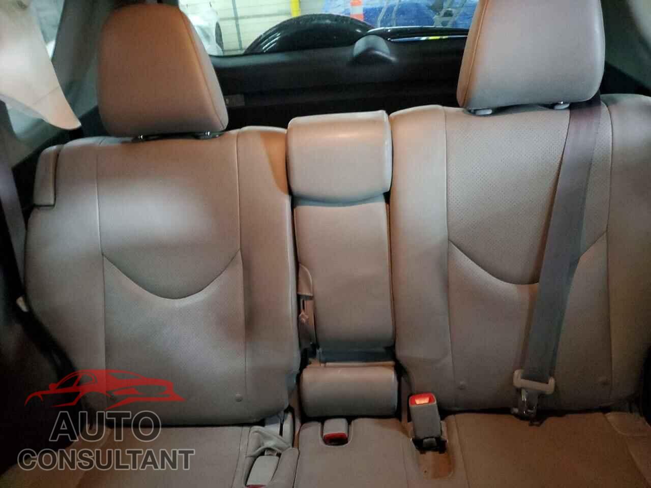 TOYOTA RAV4 2011 - JTMDK4DVXBD018509