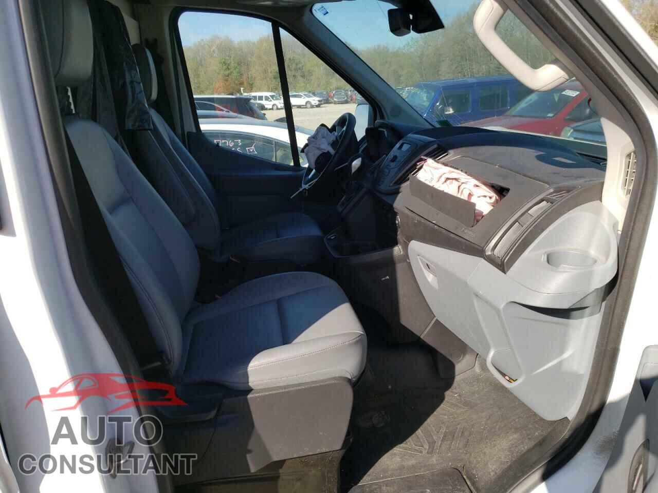 FORD TRANSIT 2019 - 1FTYR2CM4KKA01789