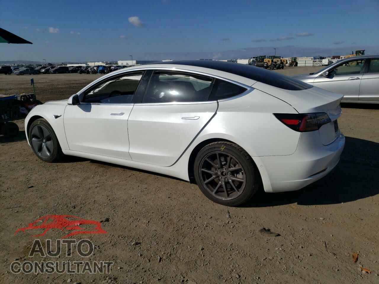 TESLA MODEL 3 2018 - 5YJ3E1EA7JF043887