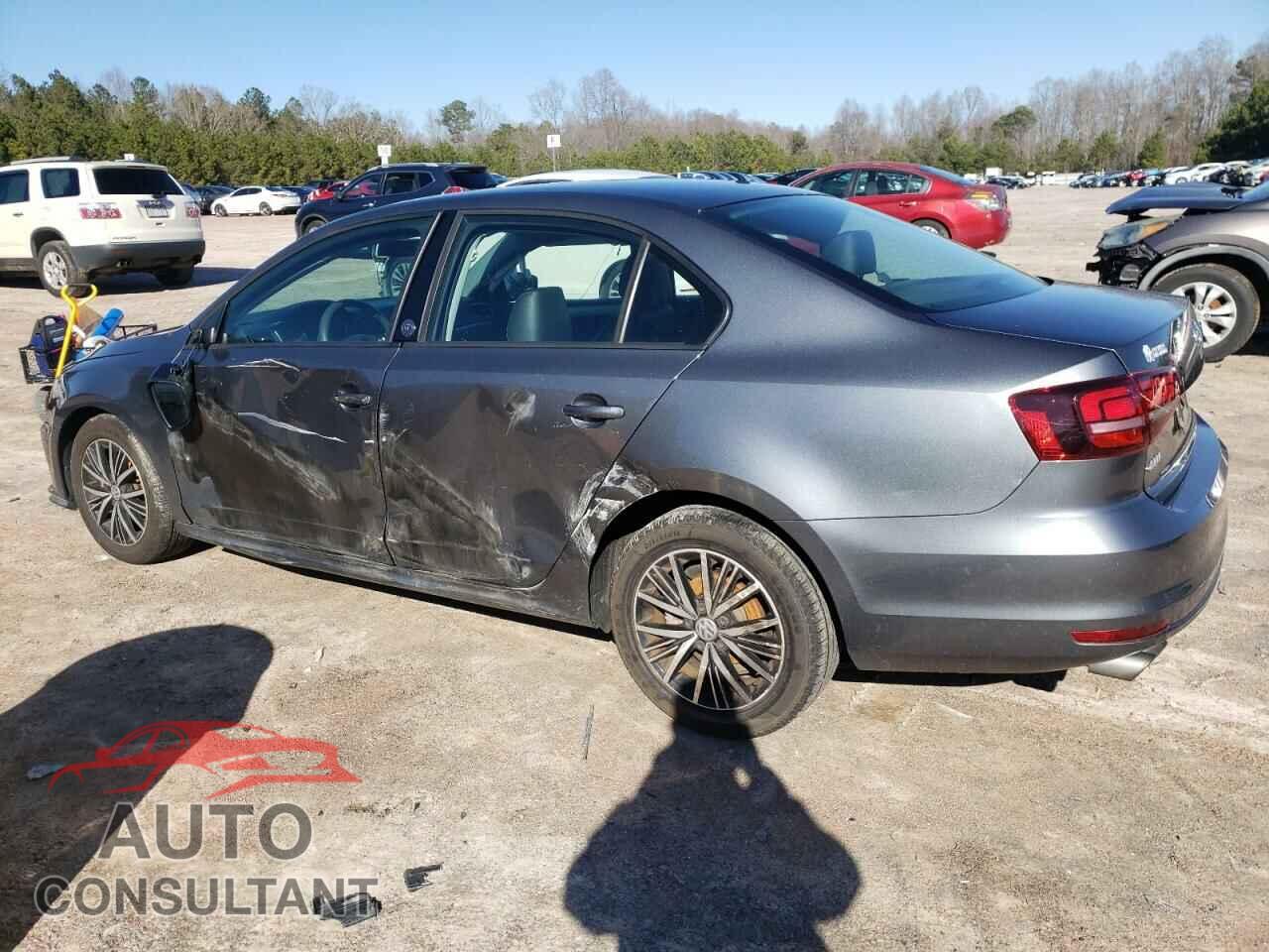 VOLKSWAGEN JETTA 2018 - 3VWDB7AJ7JM226429