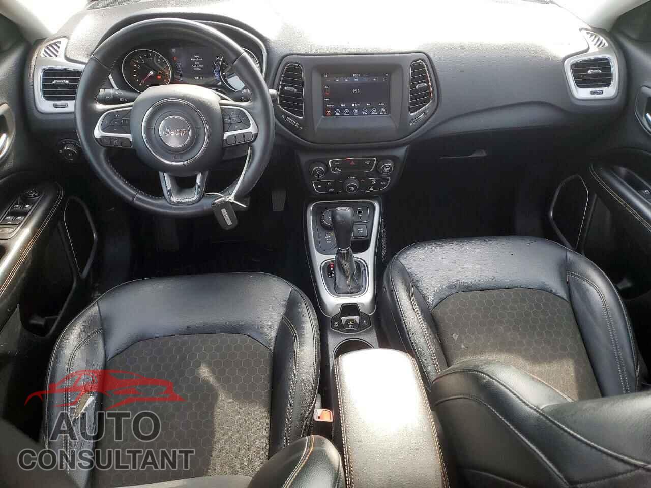 JEEP COMPASS 2018 - 3C4NJDBB4JT191631