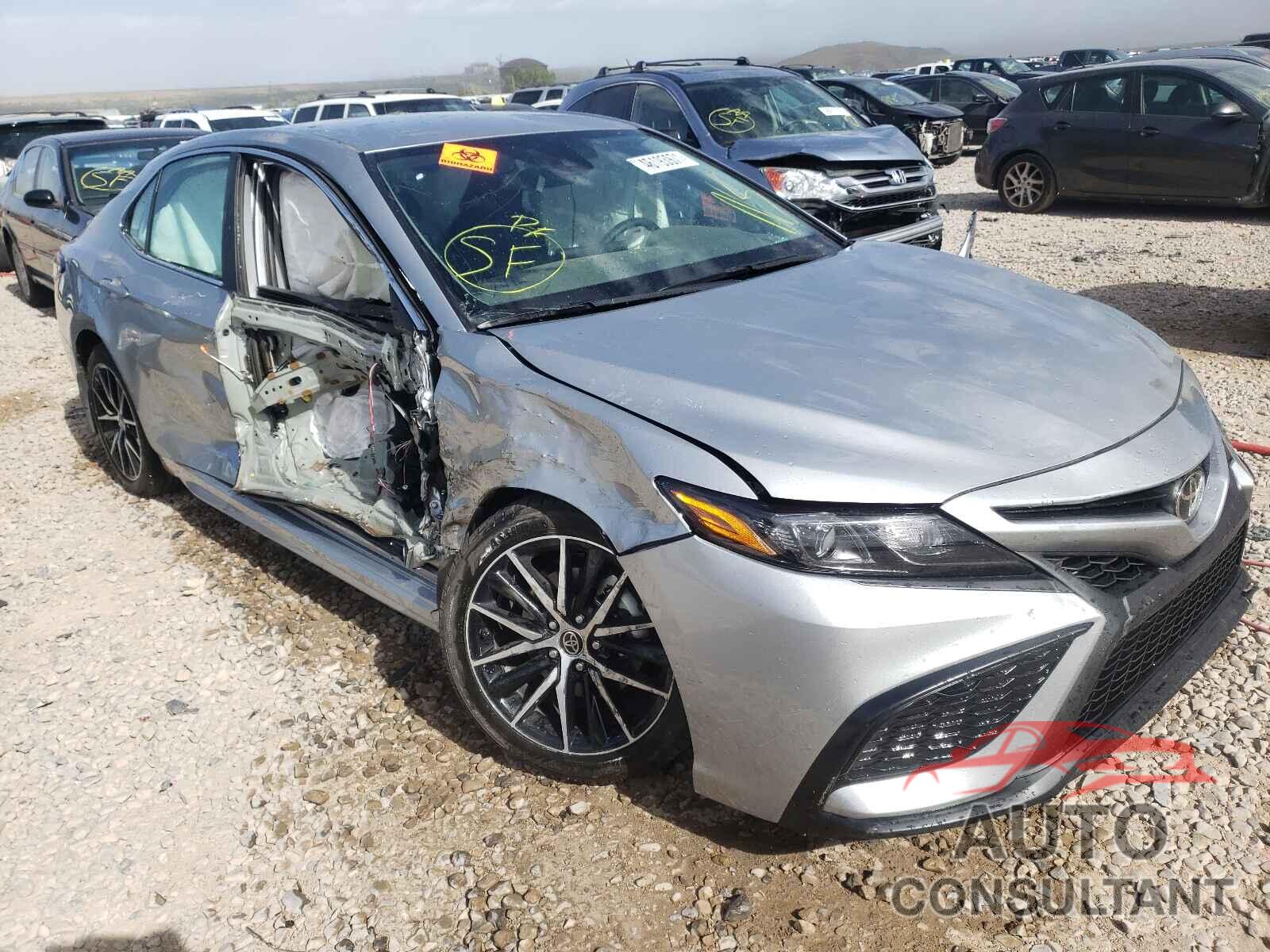 TOYOTA CAMRY 2021 - 4T1G11BK1MU023118
