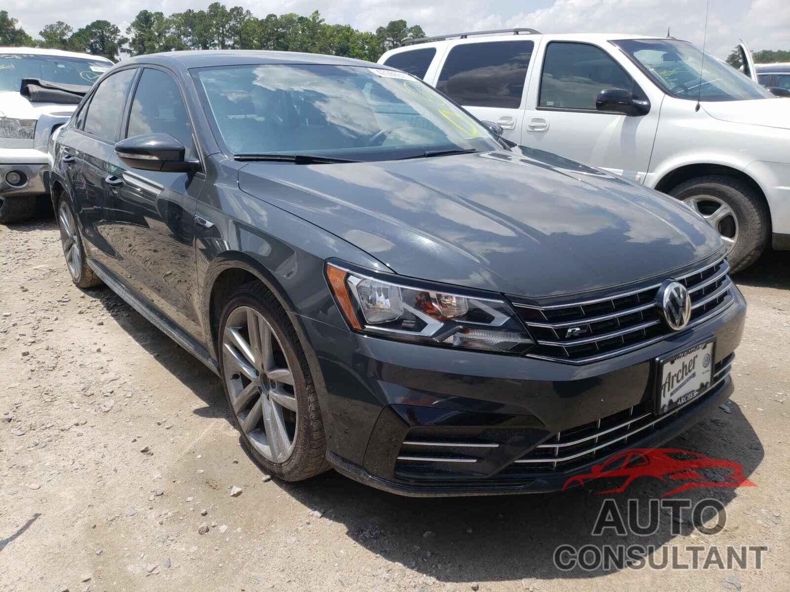 VOLKSWAGEN PASSAT 2018 - 1VWAA7A30JC011015