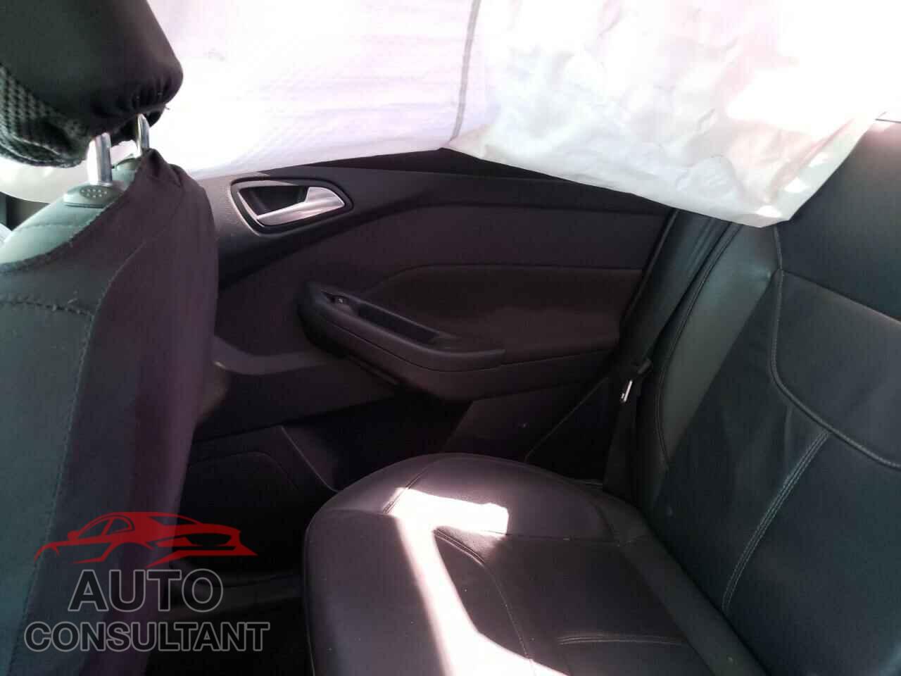 FORD FOCUS 2016 - 1FADP3F20GL340724
